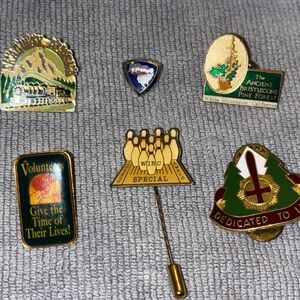 Vintage Collectible Pin Set